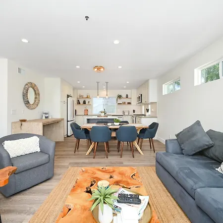 Perfect Renovated And Modern Duplex On Balboa Island Villa